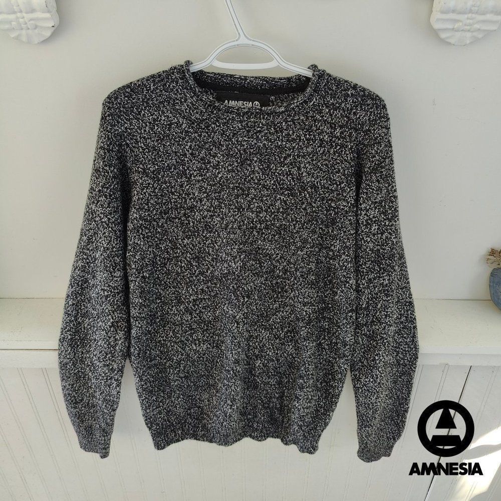 Amnesia Medium Gray Sweater for Fall Unisex Sized Medium